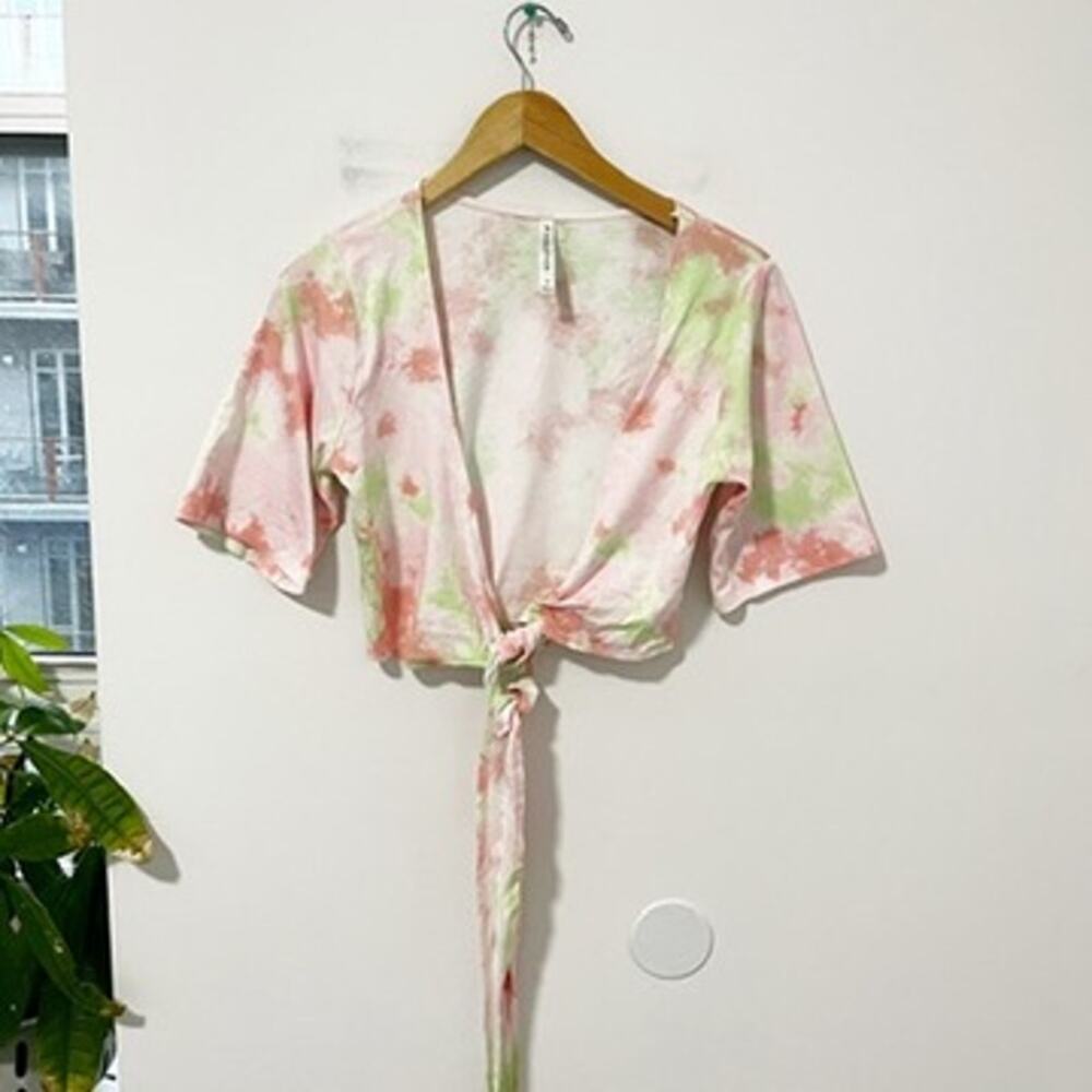 Fabletics Pink Tie Dye Short Sleeve Wrap Top Size Medium